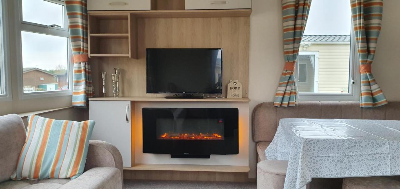 Ksr Hot Tub Holiday Home At Tattershall Lakes Esterno foto
